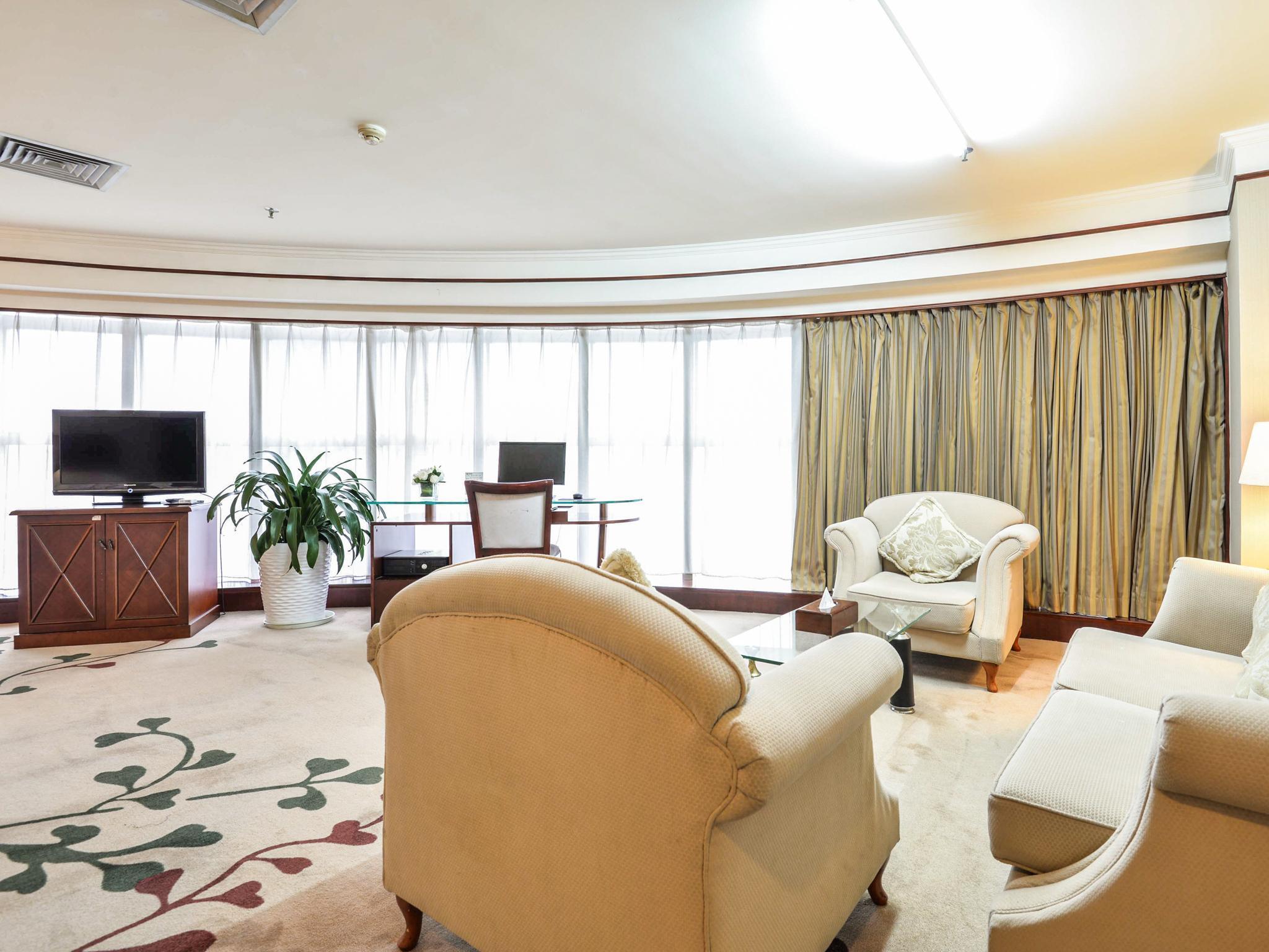 Royalty Hotel Shenzhen Exteriör bild